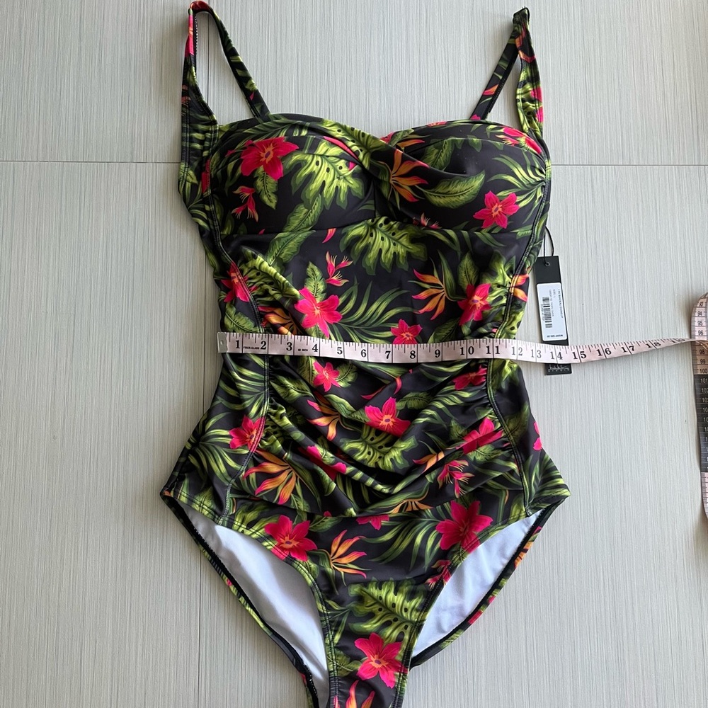 Swimsuit - Picture 7 of 13
